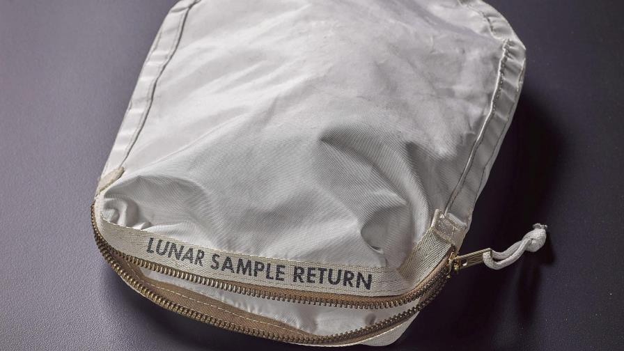 Una bolsa lunar del astronauta Neil Armstrong vendida por USD 1,8 millones