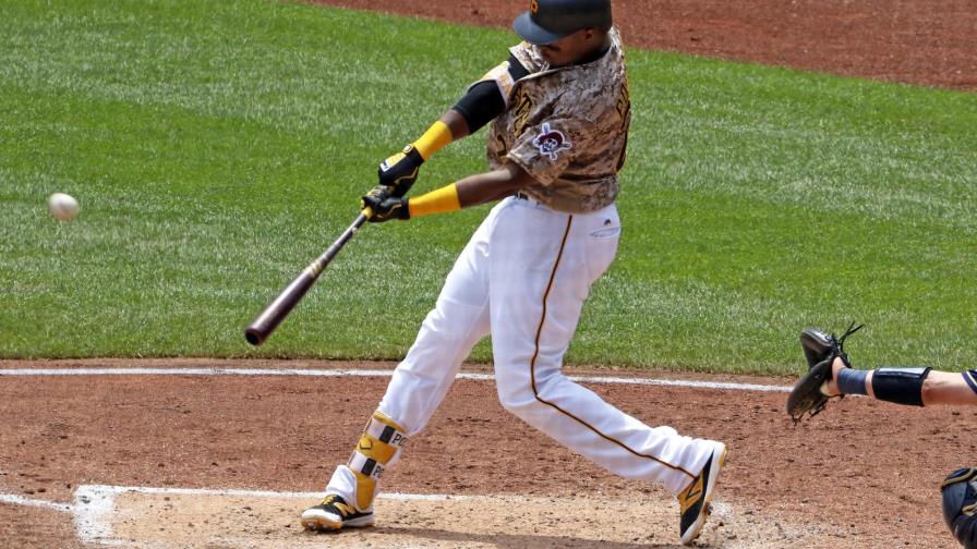 Polanco dispara jonrón para completar barrida de Pittsburgh sobre Milwaukee