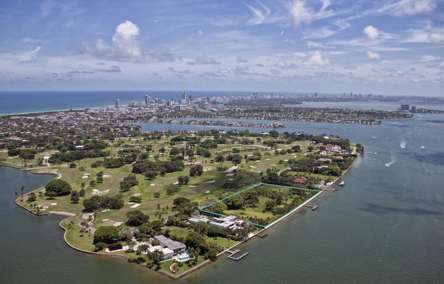 Julio Iglesias pone a la venta terreno en Miami por 150 millones de dólares
