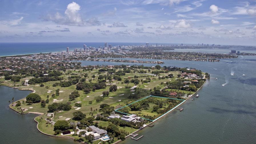 Julio Iglesias pone a la venta terreno en Miami por 150 millones de dólares