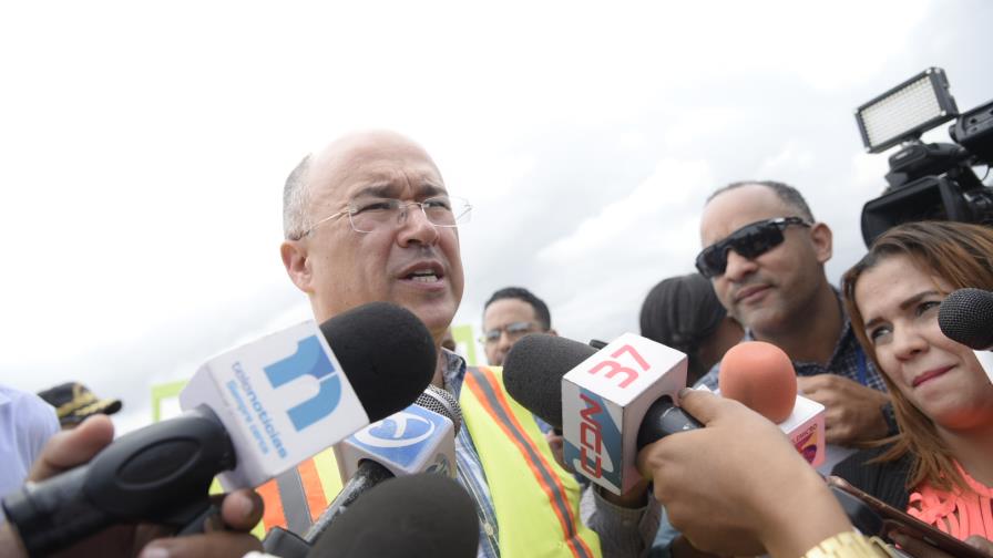 Ministro Medio Ambiente niega hayan autorizado explotación Loma Miranda