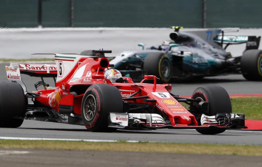 Una perforación provocó que detonara llanta de bólido de Sebastian Vettel