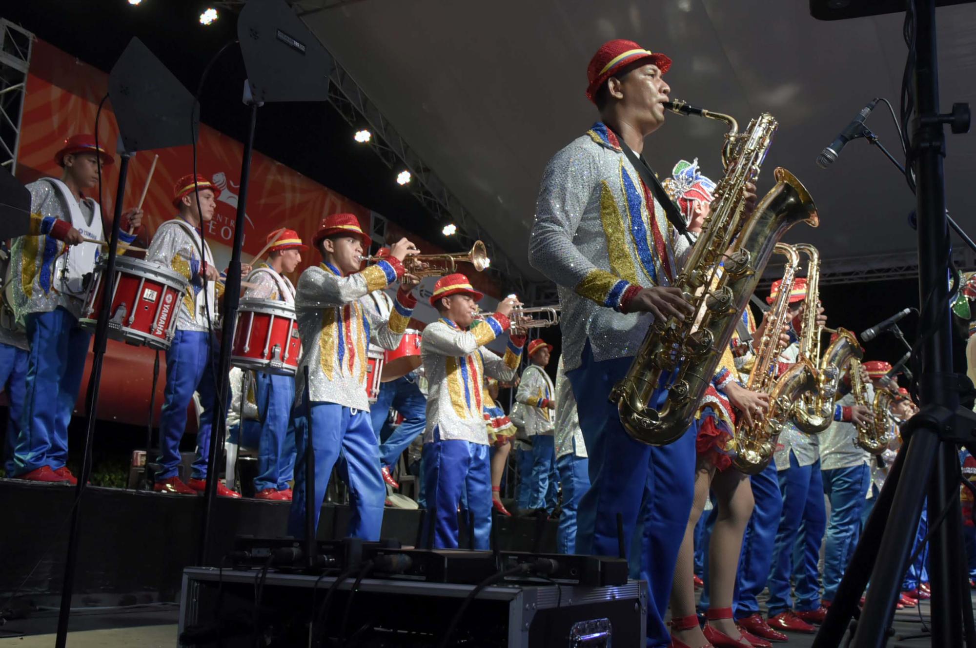 Musicos colombianos durante el concierto