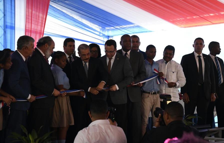 Presidente Medina inaugura centro educativo en Los Alcarrizos 