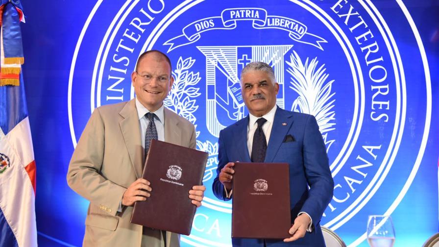 Gobierno crea premio internacional para reconocer al emigrante dominicano Gobierno crea premio internacional para reconocer al emigrante dominicano