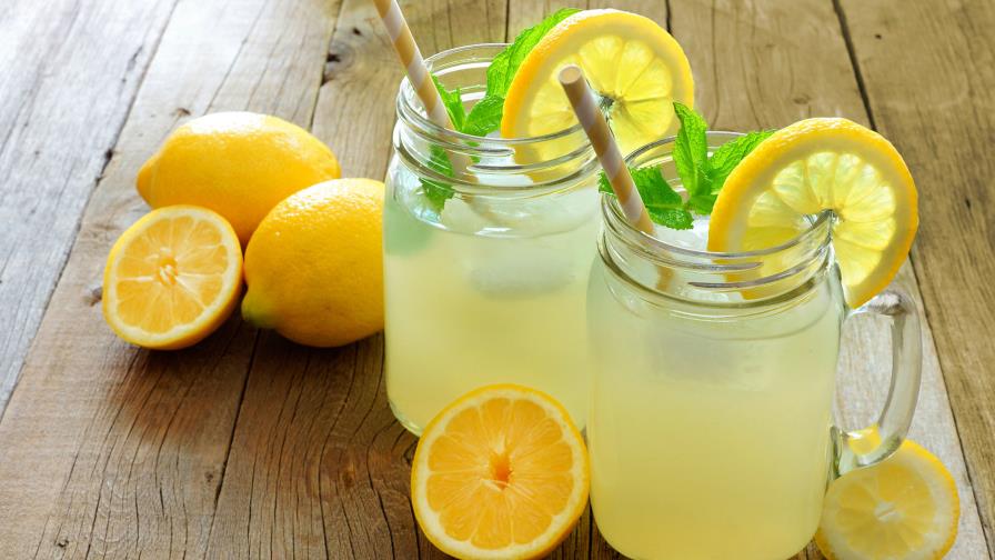 Multan niña por vender limonada sin licencia en Londres