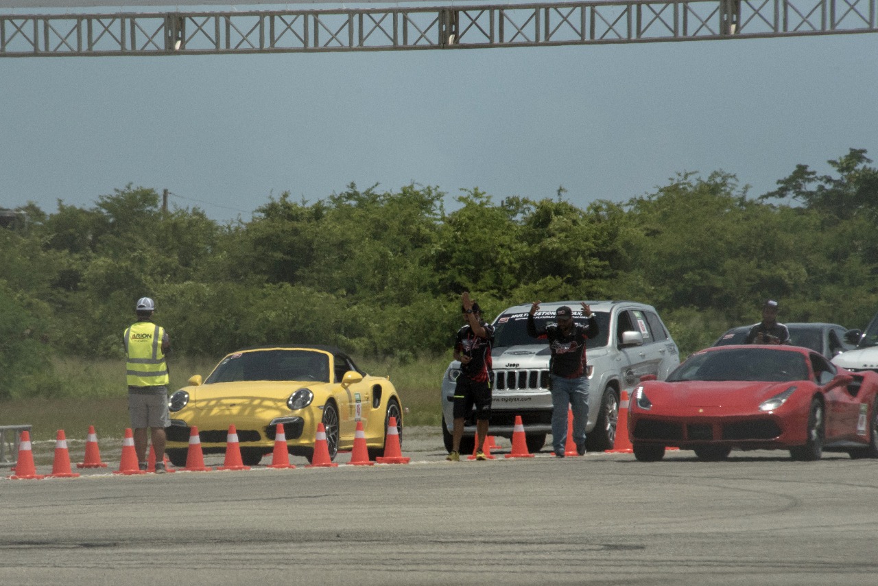 Cada salida hacía resonar la algarabía del público presente