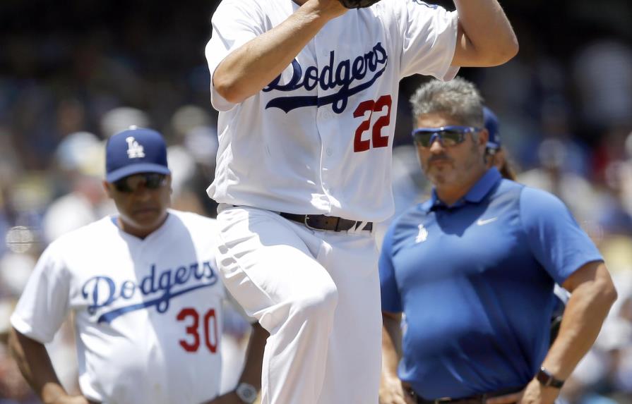Dodgers triunfan, pero quedan preocupados por Clayton Kershaw
