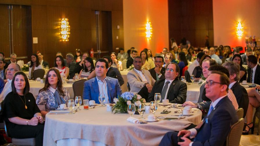 La Colonial S.A. y socios realizan conferencias 