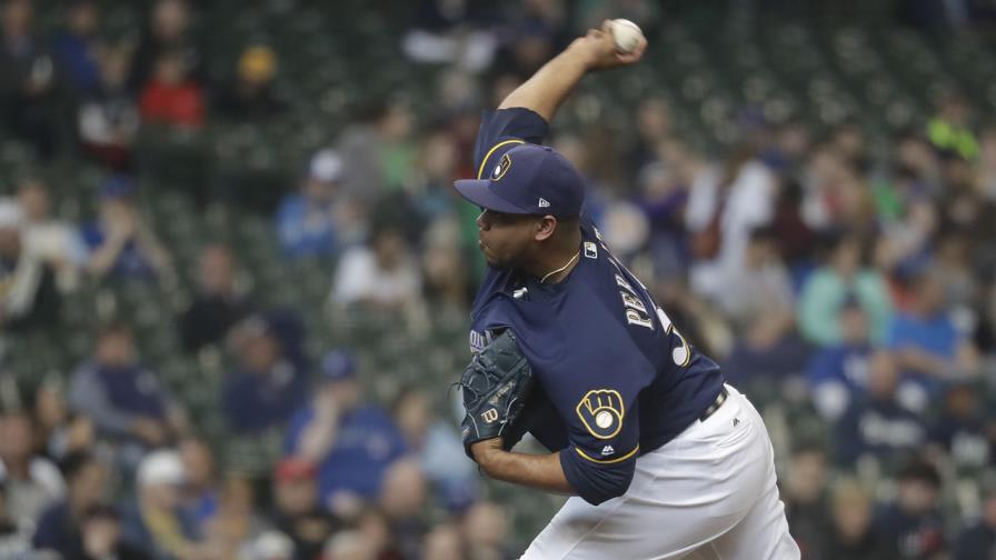 Wily Peralta lució bien en su vuelta a los Cerveceros de Milwaukee