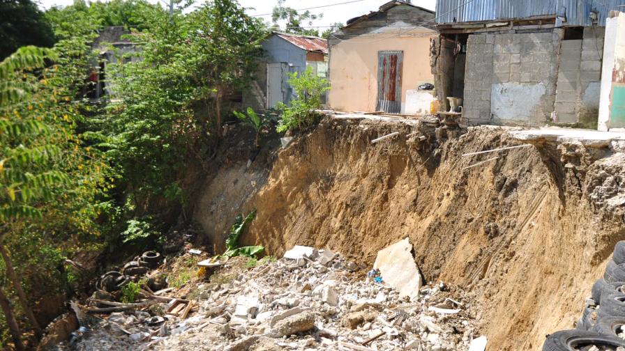 En Los Solanos piden muros de gaviones 