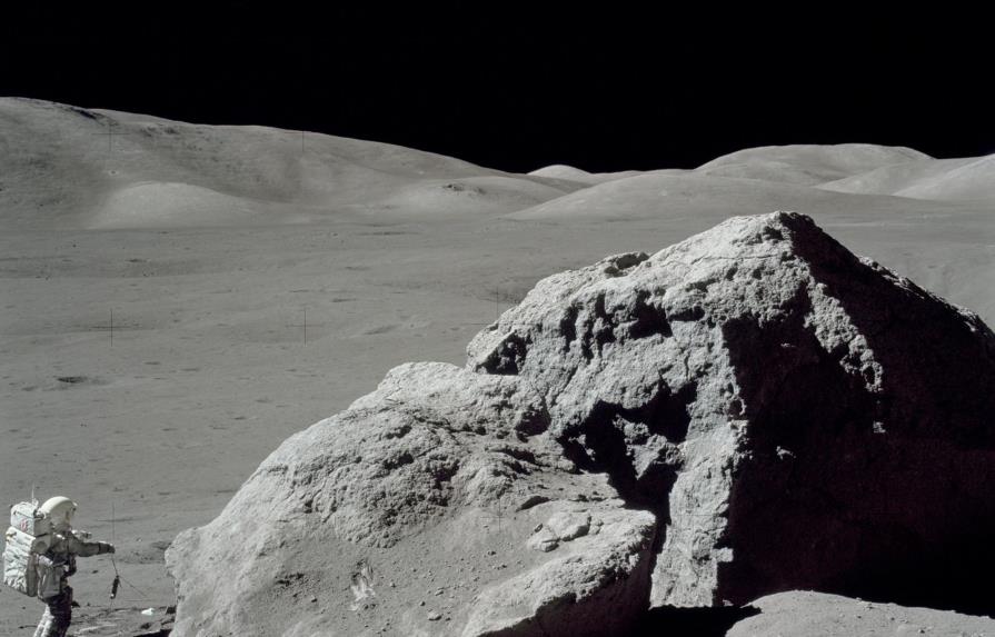 Los científicos hallan nuevas evidencias de agua en el interior de la Luna