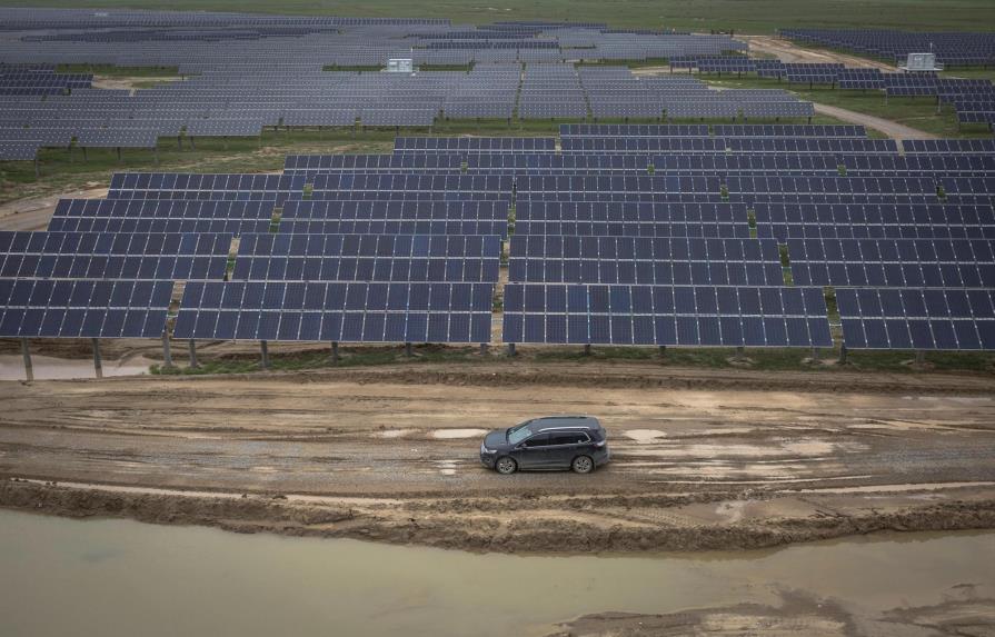 China y el PNUD inauguran una planta de energía solar con forma de oso panda