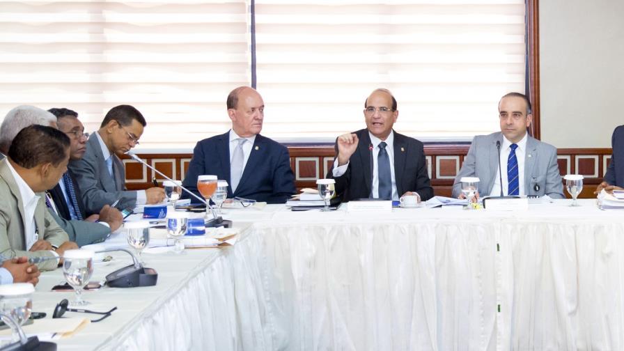 JCE explica por qué sería inconstitucional e “imposible” hacer primarias simultáneas de los partidos 