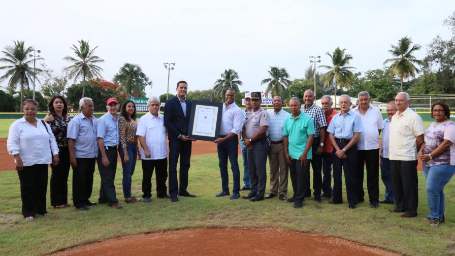CND remodela estadio de béisbol en San Jerónimo