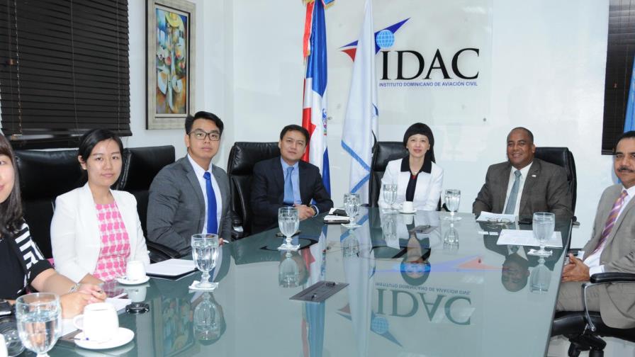 Representantes de Air China, interesados en operar desde el país