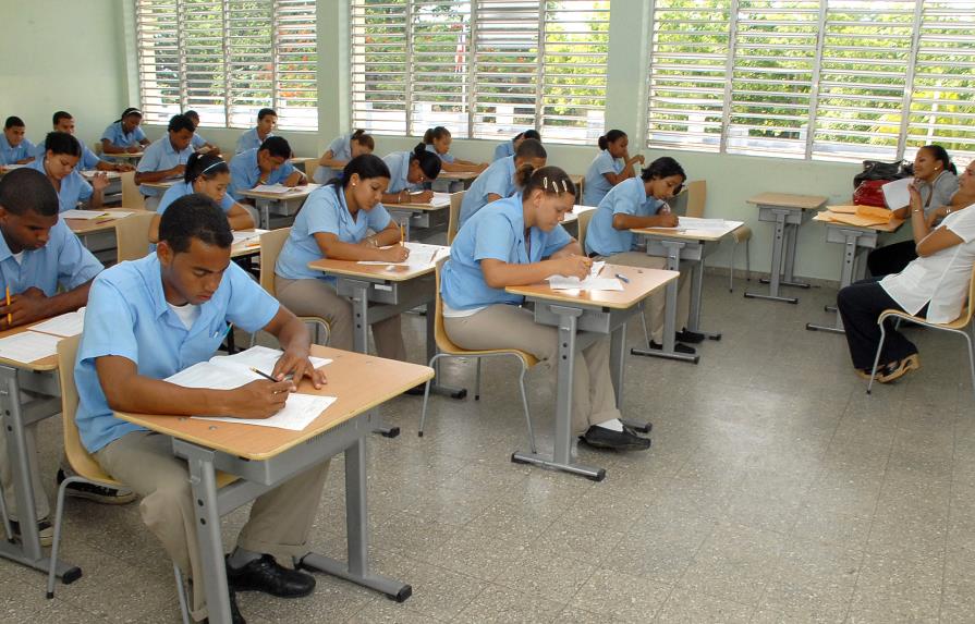 Educación llama a segunda y última convocatoria de pruebas nacionales de básica para adultos