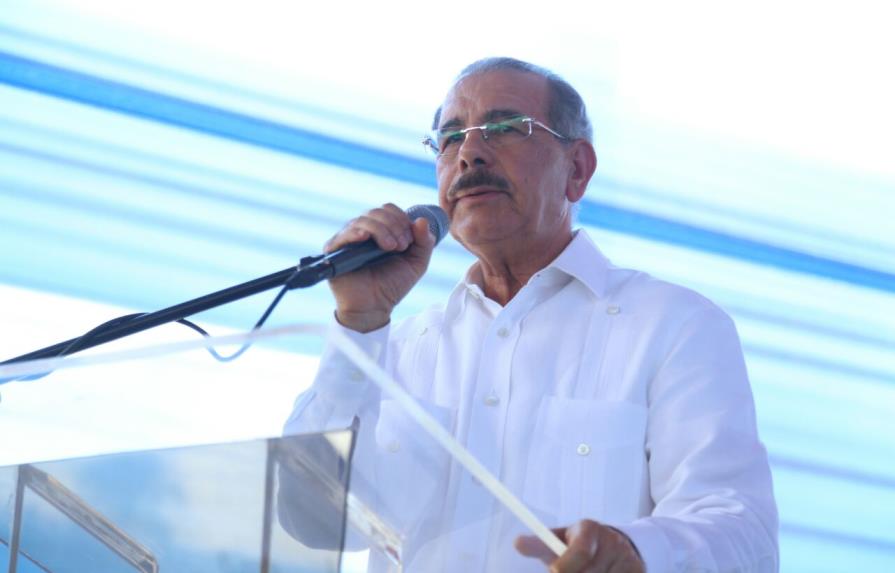 Danilo Medina defiende su obra de Gobierno en Santiago