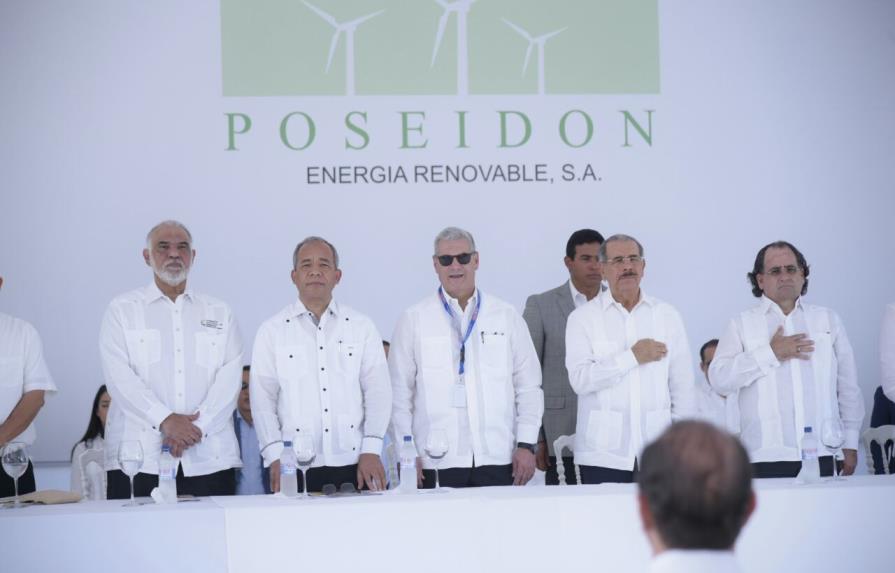 Presidente Medina encabeza inicio de construcción de un parque eólico en Puerto Plata