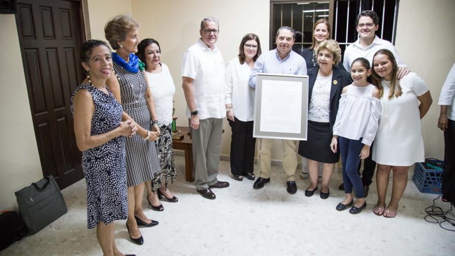 Juntas de vecinos hacen homenaje en memoria del arquitecto Jochy Veras