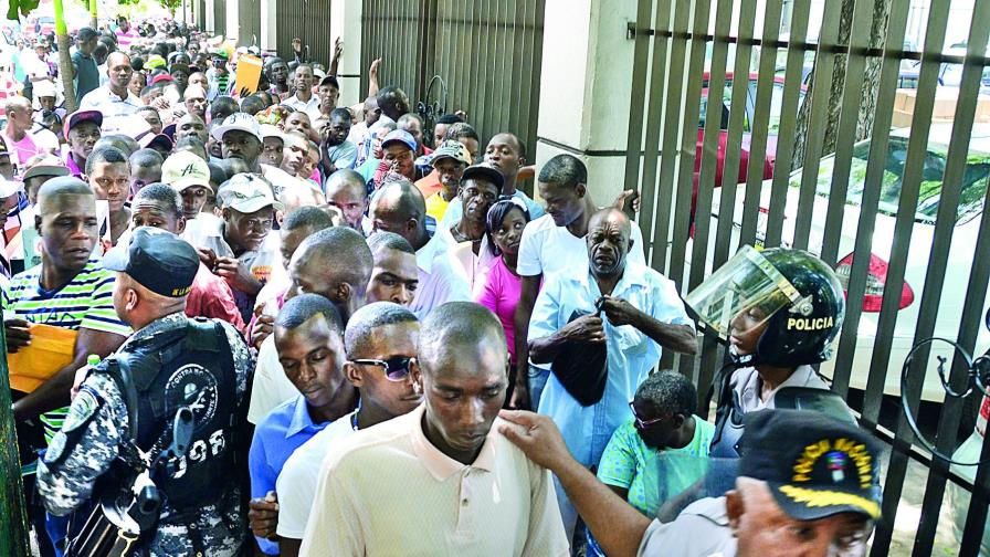 Genera cuestionamientos la extensión del Plan Nacional de Regularización