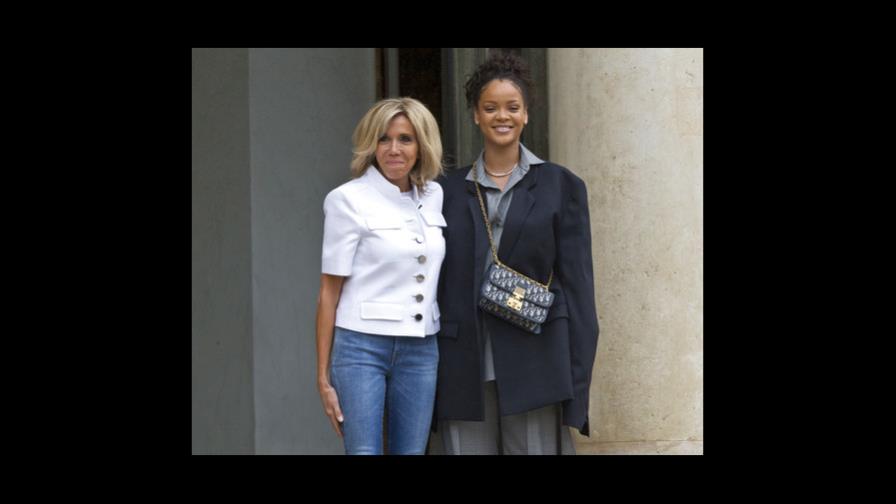 Macron recibe a Rihanna en el Palacio del Elíseo 