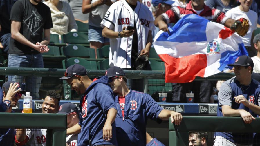 VÍDEO: Rafael Devers se estrena en las Grandes Ligas con un cuadrangular de 427 pies y Boston gana