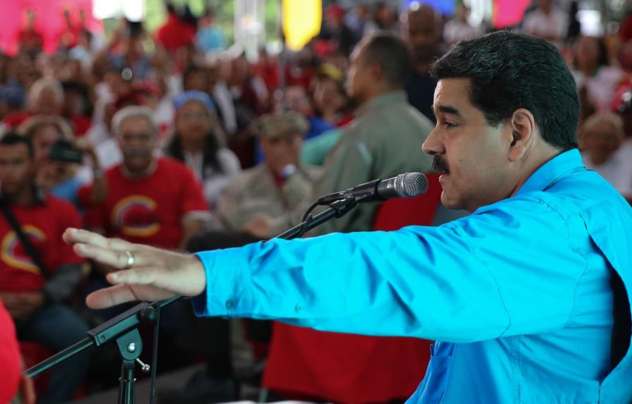 Maduro encara fuerte presión por huelga y sanciones de EEUU por Constituyente