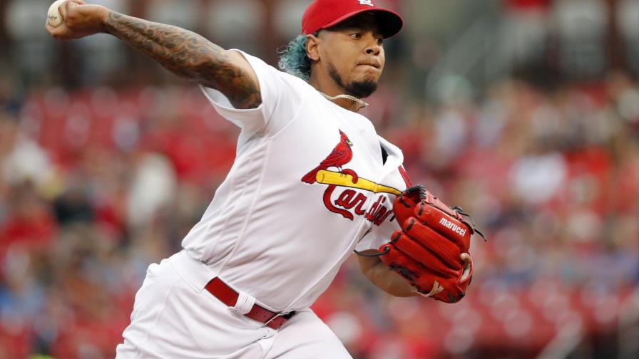 Carlos Martínez gana para su 1ra victoria en el mes de julio