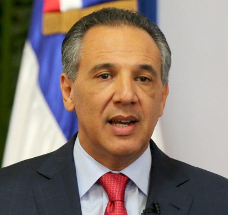 Ministro Administrativo dice no acepta el  “todo se vale” en la lucha política