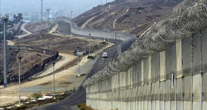Cámara baja de EE.UU. aprueba 1,600 millones de dólares para el muro con México