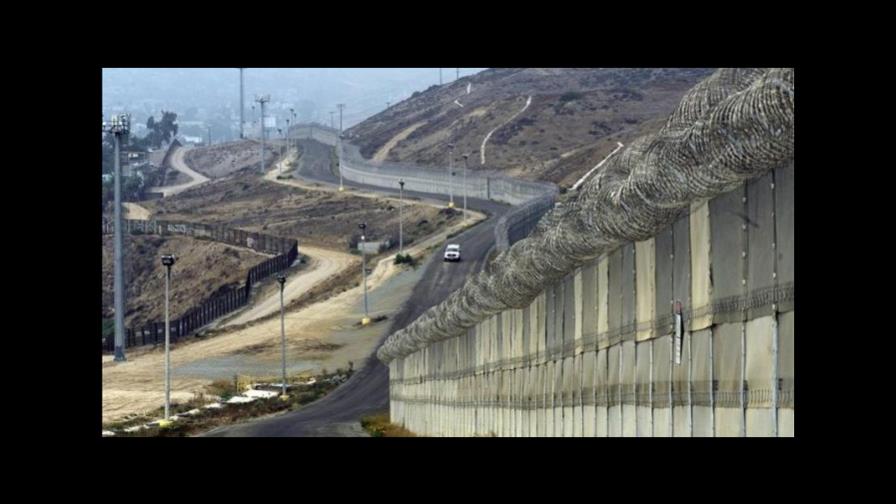 Cámara baja de EE.UU. aprueba 1,600 millones de dólares para el muro con México