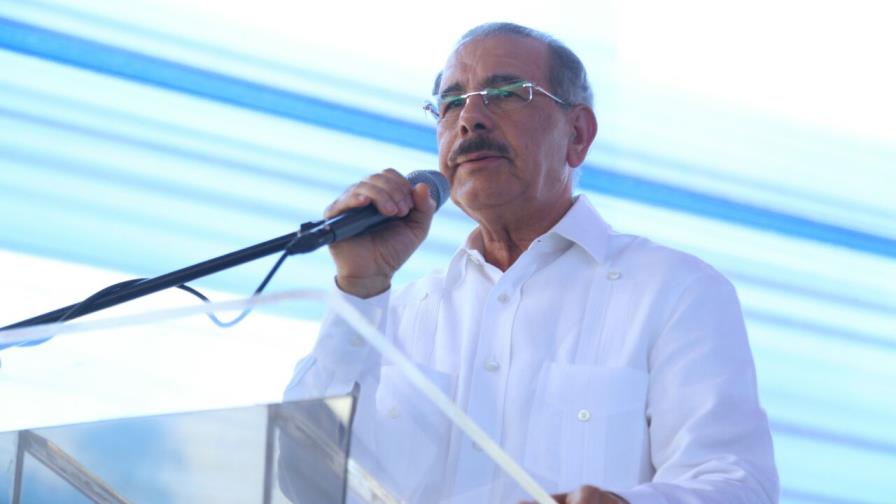 Danilo Medina felicita a los padres y los llama “a frenar la ola de desgracias que se cierne sobre las familias”