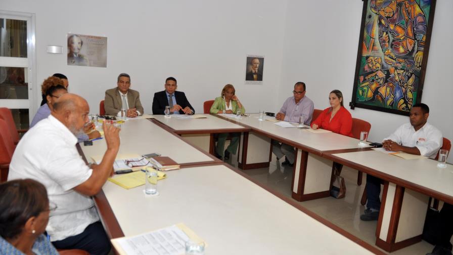 Aprueban aumento de 17% para operadores de máquinas pesadas en la construcción