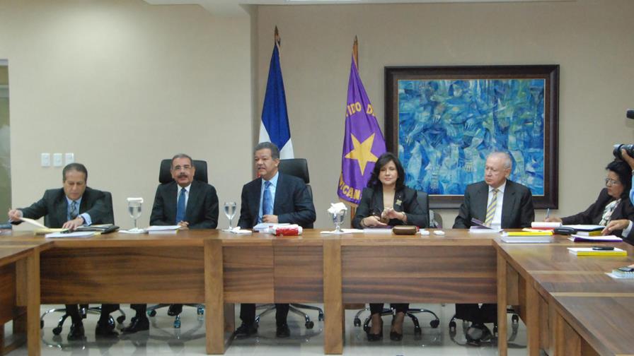 Comité Político PLD trata hoy bufetes del Congreso