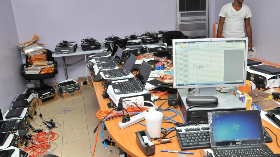 La JCE le huye a primarias simultáneas y al voto preferencial