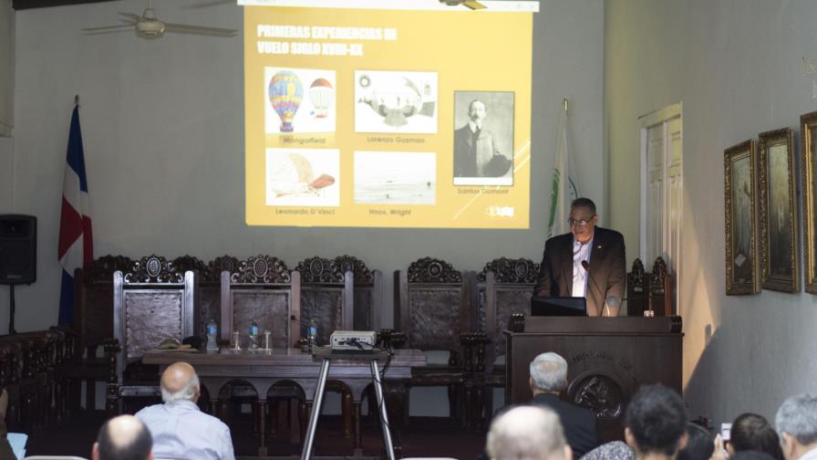 Exponen sobre iniciativas en el diseño y fabricación de aeronaves