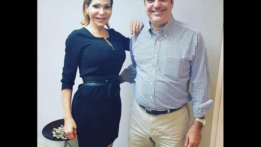 Monseñor Víctor Masalles critica a Luis Abinader por fotografiarse con Mía Cepeda Monseñor Víctor Masalles critica a Luis Abinader por fotografiarse con Mía Cepeda