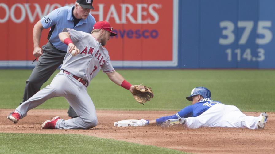 Angelinos remontan en el noveno inning y vencen Azulejos