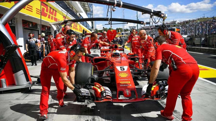 Vettel se sobrepone a problema mecánico y gana GP de Hungría 
