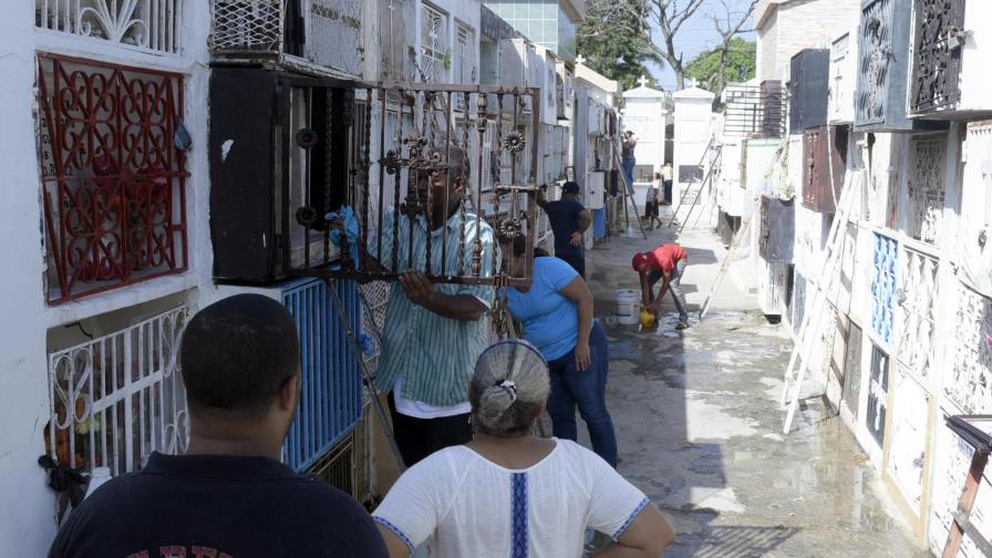 “Cada Día del Padre vendré a traerle flores y a prenderle un velón”