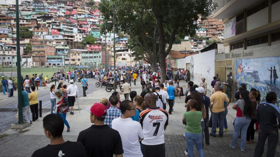 Prevalecen tensión y focos violentos en Venezuela durante votación de Constituyente   