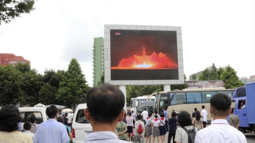 Seúl y Washington negocian ampliar escudo de misiles tras lanzamiento norcoreano