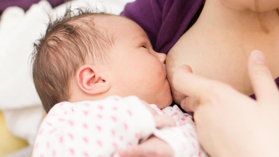 Con motivo de campaña ¡Por ti, amamanto donde sea!, madres amamantarán hoy en vitrinas de Galería 360 Con motivo de campaña ¡Por ti, amamanto donde sea!, madres amamantarán hoy en vitrinas de Galería 360