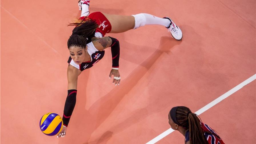 VIDEO: Las exigentes técnicas para convertir a una voleibolista en gran libero