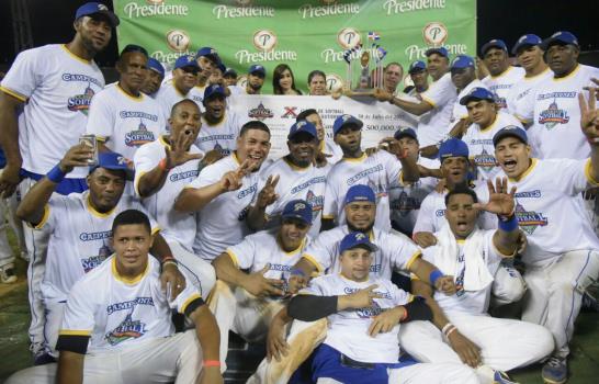 Los Patinboys revalidan título Clásico Arnulfo Gutiérrez de Sóftbol Molichata Los Patinboys revalidan título Clásico Arnulfo Gutiérrez de Sóftbol Molichata