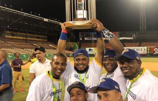 Los Patinboys revalidan título Clásico Arnulfo Gutiérrez de Sóftbol Molichata Los Patinboys revalidan título Clásico Arnulfo Gutiérrez de Sóftbol Molichata
