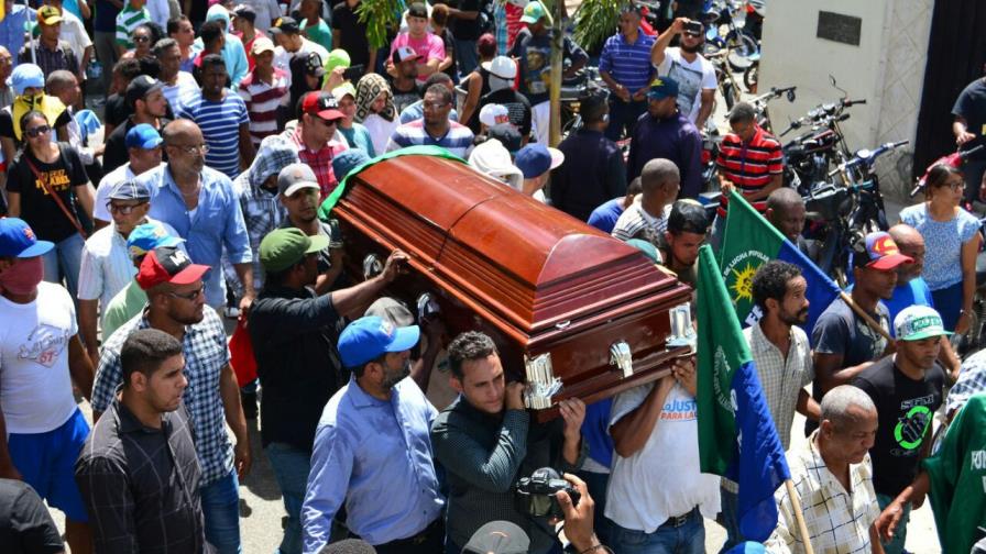 Sepultan restos de dirigente del Falpo en San Francisco de Macorís en medio de manifestaciones 