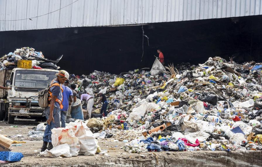Retraso en Duquesa causa cúmulo de basura en el Distrito Nacional