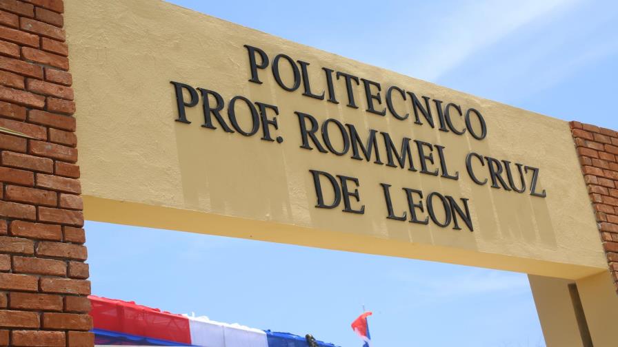 Presidente Medina inaugura dos centros educativos en Puerto Plata Presidente Medina inaugura dos centros educativos en Puerto Plata